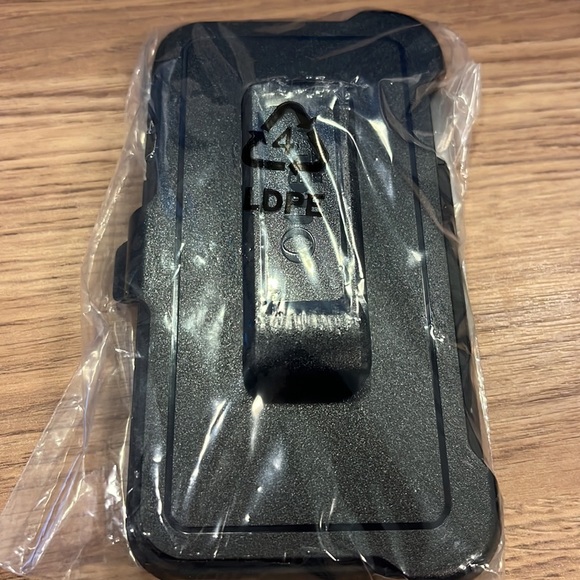 Galaxy S10e otter box, brand new! - Picture 2 of 2